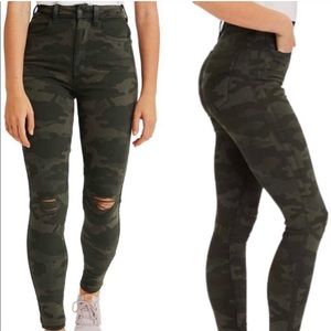 American Eagle hi rise Camo jeans